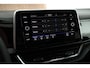 Volkswagen T-Roc 1.5 TSI 150pk DSG R-Line Trekhaak Camera Stoelverwarming Massage Virtual Cockpit Navigatie