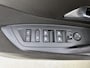Peugeot 308 SW Active Pack Business 1.6 Plug-in Hybrid 180pk Automaat | Navigatie | Climate Control | Cruise Control | Parkeersensoren | Led koplampen | Keyless start | Draadloze Apple Carplay / Android Auto | Volledig digitaal instrumentenpaneel | Elektrisch inklapbare spiegels | Trekhaak | 17" lichtmetalen velgen |