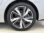 Peugeot 308 SW Active Pack Business 1.6 Plug-in Hybrid 180pk Automaat | Navigatie | Climate Control | Cruise Control | Parkeersensoren | Led koplampen | Keyless start | Draadloze Apple Carplay / Android Auto | Volledig digitaal instrumentenpaneel | Elektrisch inklapbare spiegels | Trekhaak | 17" lichtmetalen velgen |