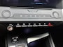 Peugeot 308 SW Active Pack Business 1.6 Plug-in Hybrid 180pk Automaat | Navigatie | Climate Control | Cruise Control | Parkeersensoren | Led koplampen | Keyless start | Draadloze Apple Carplay / Android Auto | Volledig digitaal instrumentenpaneel | Elektrisch inklapbare spiegels | Trekhaak | 17" lichtmetalen velgen |