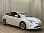 Toyota Prius 1.8 White Edition Adaptive Cruise / HUD / Keyless / Stoelverwarming / JBL / Camera / Navigatie / 17'' LMV