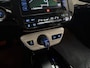 Toyota Prius 1.8 White Edition Adaptive Cruise / HUD / Keyless / Stoelverwarming / JBL / Camera / Navigatie / 17'' LMV