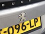 Peugeot 2008 SUV Allure 130pk Automaat | Navigatie | Climate Control | Cruise Control | Led koplampen | Parkeersensoren | Armsteun | Elektrisch inklapbare spiegels | Apple Carplay / Android Auto | Bluetooth | DAB+ radio | Donker getint glas | Dealeronderhouden | 17" lichtmetalen velgen |
