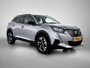 Peugeot 2008 SUV Allure 130pk Automaat | Navigatie | Climate Control | Cruise Control | Led koplampen | Parkeersensoren | Armsteun | Elektrisch inklapbare spiegels | Apple Carplay / Android Auto | Bluetooth | DAB+ radio | Donker getint glas | Dealeronderhouden | 17" lichtmetalen velgen |