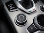 Alfa Romeo Giulia 2.0T Sprint Veloce Interieur | Panoramadak | Afneembare Trekhaak | 19" Licht Metalen Velgen | Camera | Dodehoekbewaking | Apple Carplay/Android Auto | Cruise Control Adaptief | Drive Assist
