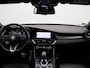Alfa Romeo Giulia 2.0T Sprint Veloce Interieur | Panoramadak | Afneembare Trekhaak | 19" Licht Metalen Velgen | Camera | Dodehoekbewaking | Apple Carplay/Android Auto | Cruise Control Adaptief | Drive Assist