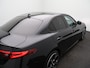 Alfa Romeo Giulia 2.0T Sprint Veloce Interieur | Panoramadak | Afneembare Trekhaak | 19" Licht Metalen Velgen | Camera | Dodehoekbewaking | Apple Carplay/Android Auto | Cruise Control Adaptief | Drive Assist