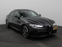 Alfa Romeo Giulia 2.0T Sprint Veloce Interieur | Panoramadak | Afneembare Trekhaak | 19" Licht Metalen Velgen | Camera | Dodehoekbewaking | Apple Carplay/Android Auto | Cruise Control Adaptief | Drive Assist