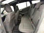 Ford Focus Wagon 1.0 EcoBoost Hybrid ST Line X | Automaat | Adaptief cruise control | Dodehoek detectie | Panorama dak | Draadloos opladen mobiel | Parkeersensoren voor en achter | Achteruitrijcamera | 17" lichtmetalen velgen | Privacy glas |