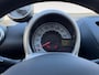 Peugeot 107 1.0 Black & Silver | 100% onderhouden | Alcantara bekleding | 14" lichtmetalen velgen | Elektrische ramen voor | Bluetooth | Privacy glas |