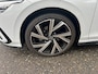 Volkswagen Golf 1.5 eTSI R-Line | 150 PK | Automaat | Panorama Schuif-Kantel Dak | Stoel en Stuurverwarming | Apple Carplay / Android Auto
