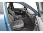 Volvo EX40 Single Ext. Range Ultra 82 kWh / Panorama schuif-kanteldak / 360 Camera / Harman Kardon / Trekhaak / Stuur- en stoelverwarming / Adaptive Cruise / Elektrische best.stoel met geheugen