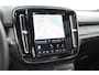 Volvo EX40 Single Ext. Range Ultra 82 kWh / Panorama schuif-kanteldak / 360 Camera / Harman Kardon / Trekhaak / Stuur- en stoelverwarming / Adaptive Cruise / Elektrische best.stoel met geheugen