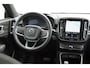 Volvo EX40 Single Ext. Range Ultra 82 kWh / Panorama schuif-kanteldak / 360 Camera / Harman Kardon / Trekhaak / Stuur- en stoelverwarming / Adaptive Cruise / Elektrische best.stoel met geheugen