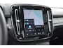 Volvo EX40 Single Ext. Range Ultra 82 kWh / Panorama schuif-kanteldak / 360 Camera / Harman Kardon / Trekhaak / Stuur- en stoelverwarming / Adaptive Cruise / Elektrische best.stoel met geheugen