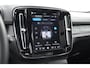 Volvo EX40 Single Ext. Range Ultra 82 kWh / Panorama schuif-kanteldak / 360 Camera / Harman Kardon / Trekhaak / Stuur- en stoelverwarming / Adaptive Cruise / Elektrische best.stoel met geheugen