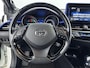 Toyota C-HR / C-HR+ 1.8 Hybrid Bi-Tone Plus | Leder | Origineel NL | Navigatie | Dodehoek detectie | JBL | Stoel-/stuurverwarming | Full LED | Parkeersensoren voor/achter | Keyless | Adaptive Cruise | Clima | 18 inch