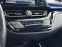 Toyota C-HR / C-HR+ 1.8 Hybrid Bi-Tone Plus | Leder | Origineel NL | Navigatie | Dodehoek detectie | JBL | Stoel-/stuurverwarming | Full LED | Parkeersensoren voor/achter | Keyless | Adaptive Cruise | Clima | 18 inch