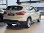 BMW X1 xDrive20i High Executive | Camera | Carplay | Leer | Parkeer Assistent | Driving Assistant Plus -Cruise control adaptief met stop&go, file assistent-grootlichtassistent-rijstrooksensor-