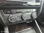 Skoda Octavia Combi 1.2 DEALER ONDERHOUDEN XENON LEDER NAVI