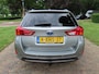 Toyota Auris Touring Sports 1.8 Hybrid Lease Exclusive Leer Panoramadak Stoelverwarming Achteruitrijcamera Ecc Cruisecontrol AFS DAB Xenon Pdc Lm Velgen Trekhaak