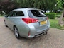 Toyota Auris Touring Sports 1.8 Hybrid Lease Exclusive Leer Panoramadak Stoelverwarming Achteruitrijcamera Ecc Cruisecontrol AFS DAB Xenon Pdc Lm Velgen Trekhaak