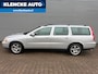 Volvo V70 2.4 Automaat 140PK Schuifdak Standkachel Trekhaak Leer Cruise ctrl Parkeersensoren NW APK