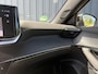 Peugeot 2008 1.2 Hybrid 136 GT | Stoelverwarming | Climate Control | Navigatie | Apple Carplay | Android Auto | Cruise Control | Camera | Schuifdak |