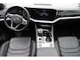Volkswagen Touareg 3.0 TSi eHybrid 381pk 4MOTION Elegance Automaat / Panoramadak / Luchtvering / Leder / 360 Camera / LM 21 inch / Navigatie Premium / Trekhaak inklapbaar
