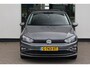 Volkswagen Golf Sportsvan 1.0 TSI Comfortline 116PK / 85kW, Dealeronderhouden, trekhaak, achteruitrijcamera (rear view), navigatie, DAB+, Apple Carplay & Android Auto, multifunctioneel lederen stuurwiel, elektrisch verstel-, verwarm- en inklapbare buitenspiegels (spiegelpakket), verwarmbare voorstoelen, adaptieve cruise control (acc), parkeersensoren voor en achter (pdc), 16" LMV