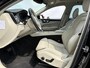 Volvo XC60 2.0 T8 Twin Engine AWD Inscription | Adaptieve cruise control en Pilot assist | Luchtvering | 360 Graden Camera | Parkeersensoren | Panoramadak | Bowers Wilkins Audio | Head-up Display | DAB | Navigatie | Sportstoelen