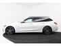 BMW 3-Serie Touring 330i High Executive (CAMERA, STOELVERWARMING, SFEERVERLICHTING, ELEKTR STOELEN, PARKEERSENSOREN)