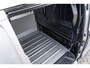Volkswagen e-Transporter 34 L2H1 218pk Life 64 kWh | Navigatiesysteem | Trekhaak