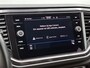 Volkswagen T-Roc 1.5 TSI Sport | Trekhaak | Camera | CarPlay | Stoel-/Stuuverwarming | Adaptive Cruise |