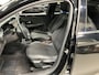 Opel Corsa 1.2 Sport Sky Panorama Dak | Camera | Parkeersensoren Voor + Achter | 17" Lichtmetaal | Stuur + Stoelverwarming | Achteruitrijcamera | Airco | Apple Carplay/Android Auto|telefoonintegratie premium