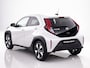 Toyota Aygo X Hybrid 115 play | Comfort Pack & Active Pack | Achteruitrijcamera | Apple Carplay/Android Auto | Voorstoelen verwarmd | Carkit | DAB | LED |