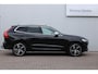 Volvo XC60 T5 Automaat AWD R-Design | Panoramadak | Achteruitrijcamera | Cruise Control | Semi elektrische trekhaak | Stoelverwarming voorzijde | Stuurwiel verwarming | Apple Carplay | Android auto |