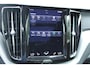Volvo XC60 T5 Automaat AWD R-Design | Panoramadak | Achteruitrijcamera | Cruise Control | Semi elektrische trekhaak | Stoelverwarming voorzijde | Stuurwiel verwarming | Apple Carplay | Android auto |