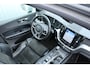 Volvo XC60 T5 Automaat AWD R-Design | Panoramadak | Achteruitrijcamera | Cruise Control | Semi elektrische trekhaak | Stoelverwarming voorzijde | Stuurwiel verwarming | Apple Carplay | Android auto |