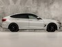 BMW 3-Serie 320i M Sport High Executive 184Pk Automaat (GROOT NAVI, M PAKKET, STOELVERWARMING, LEDER, SPORTSTOELEN, GETINT GLAS, PARKEERSENSOREN, NIEUWSTAAT)