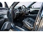 Volvo XC90 T8 Plug-in hybrid AWD Ultra Black Ed. Exec. | Executive | Heico Body Kit | Selected Level | Black Pack | Bowers & Wilkins Audio | Luchtvering | Adaptieve Cruise Control | Pilot Assist | Massage & Ventilatie | Gelamineerde Zijruiten Rondom | Getint Glas | Zitverlenging | 22" LM