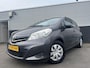 Toyota Yaris 1.0 VVT-i Now Airco, 5-deurs, 1e eign. NL-auto, metallic lak, Centrale deurvergrendeling