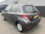 Toyota Yaris 1.0 VVT-i Now Airco, 5-deurs, 1e eign. NL-auto, metallic lak, Centrale deurvergrendeling