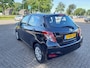 Toyota Yaris 1.3 VVT-i Now In Nederland nieuw geleverde goed onderhouden auto op All-seasons banden!