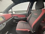 Toyota Yaris 1.5 Hybrid Bi-Tone Navigatie, Achteruitrijcamera, Privacy glass, LMV, Climate control, Onderhoudshistorie compleet