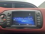 Toyota Yaris 1.5 Hybrid Bi-Tone Navigatie, Achteruitrijcamera, Privacy glass, LMV, Climate control, Onderhoudshistorie compleet