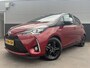 Toyota Yaris 1.5 Hybrid Bi-Tone Navigatie, Achteruitrijcamera, Privacy glass, LMV, Climate control, Onderhoudshistorie compleet