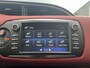 Toyota Yaris 1.5 Hybrid Bi-Tone Navigatie, Achteruitrijcamera, Privacy glass, LMV, Climate control, Onderhoudshistorie compleet