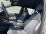 Toyota RAV4 2.5 Hybrid AWD Bi-Tone Navigatie, Apple CarPlay/Android Auto, PDC v&a, keyless, JBL audio, elektr. achterklep