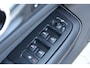 Volvo V60 2.0 T8 Recharge AWD R-Design | Incl. 12 maanden garantie | Pilot assist | Harman/Kardon audio | Memory seats | Stoel/stuurverwarming | Uitklapbare trekhaak | Schuif/kantel dak | Apple carplay/Android auto |